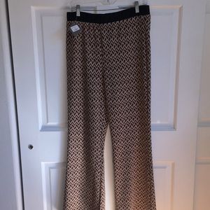 Brand new women’s flare pants Size L